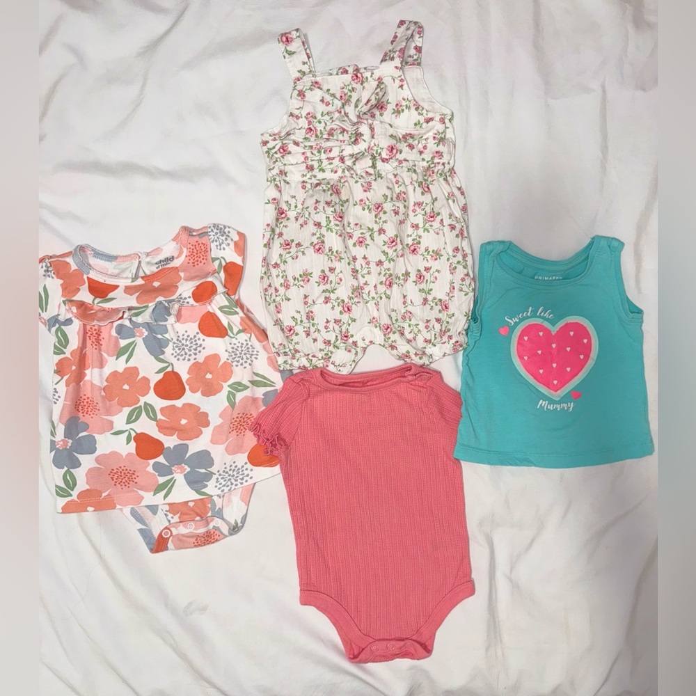 BUNDLE GIRL SIZE 6-9 M Excellent conditions